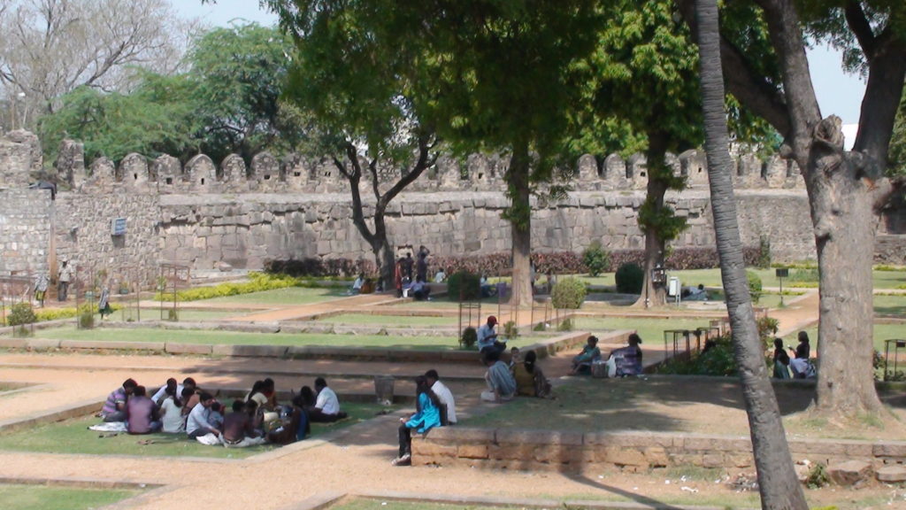 Le fort de Golconda est un lieu de rassemblement pour les étudiants de l'université voisine